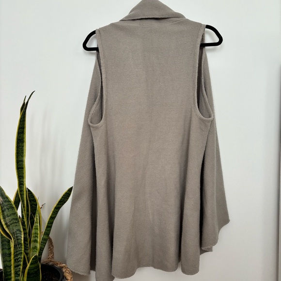 M Boutique 7 Way Vest - Picture 11 of 13